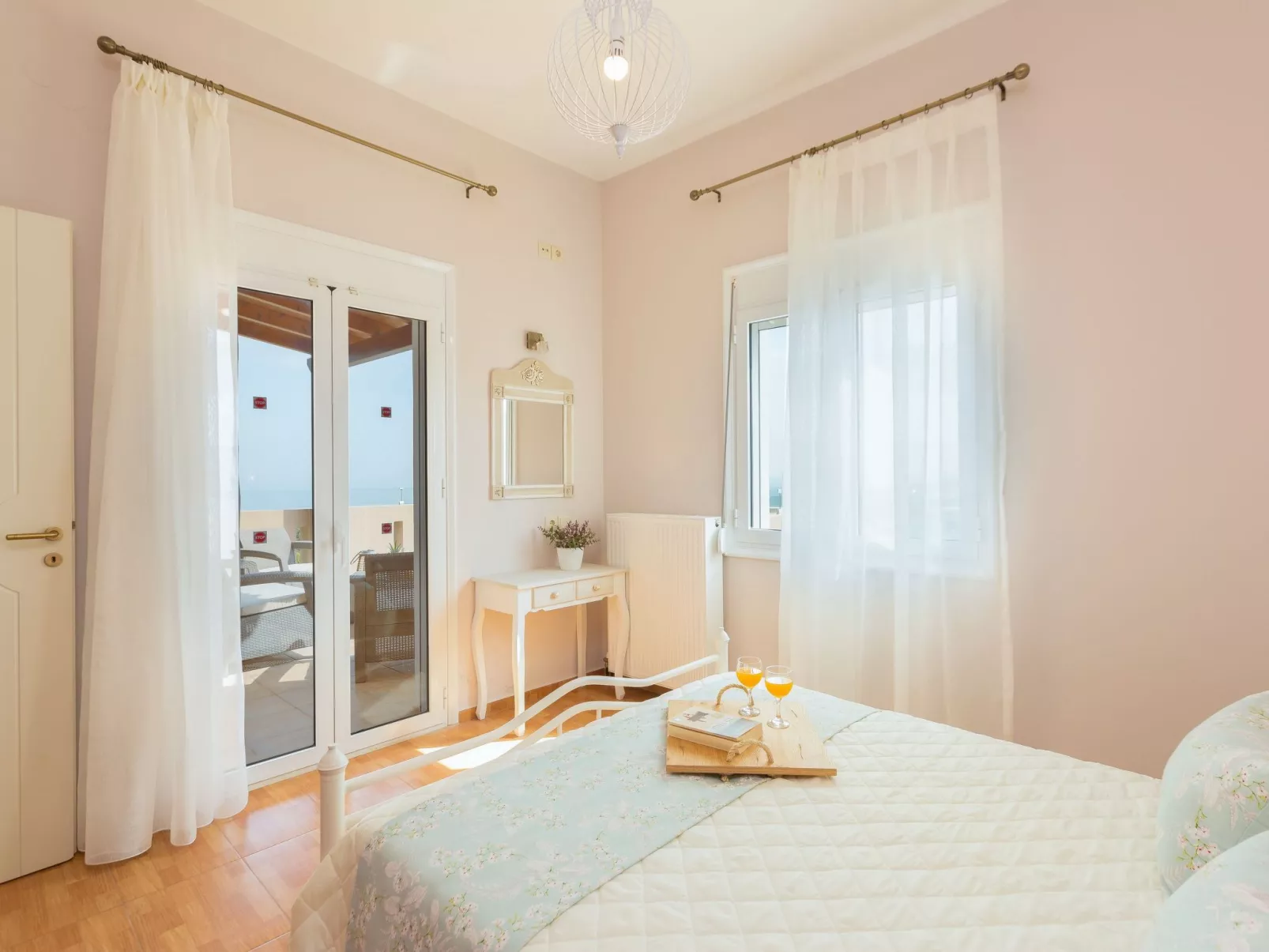 Familienvilla mit Pool, Garten, Spielplatz und BBQ-Image-tags.info