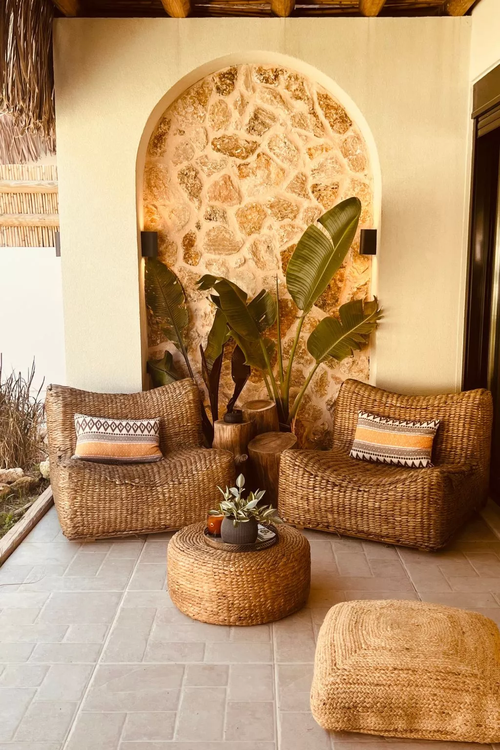 "Naya" mit eigenem Pool-Binnen