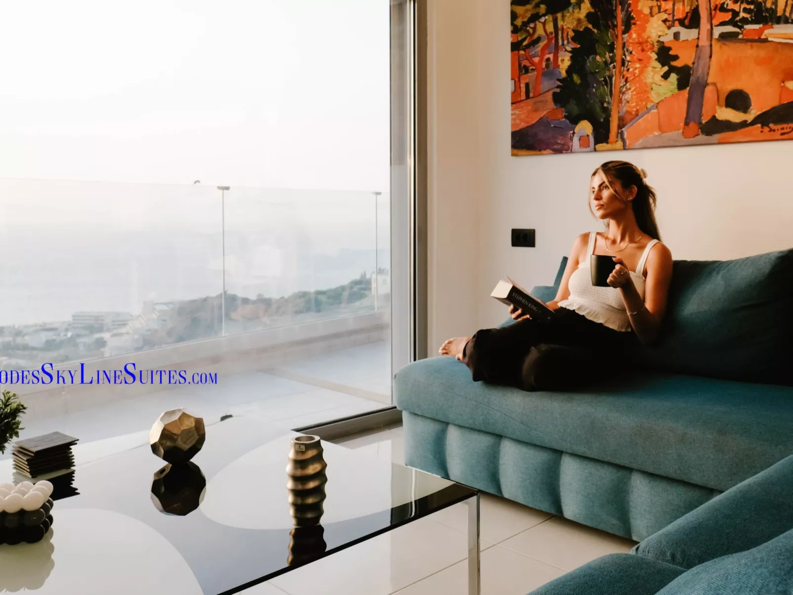 Rhodes Skyline Suites-Binnen