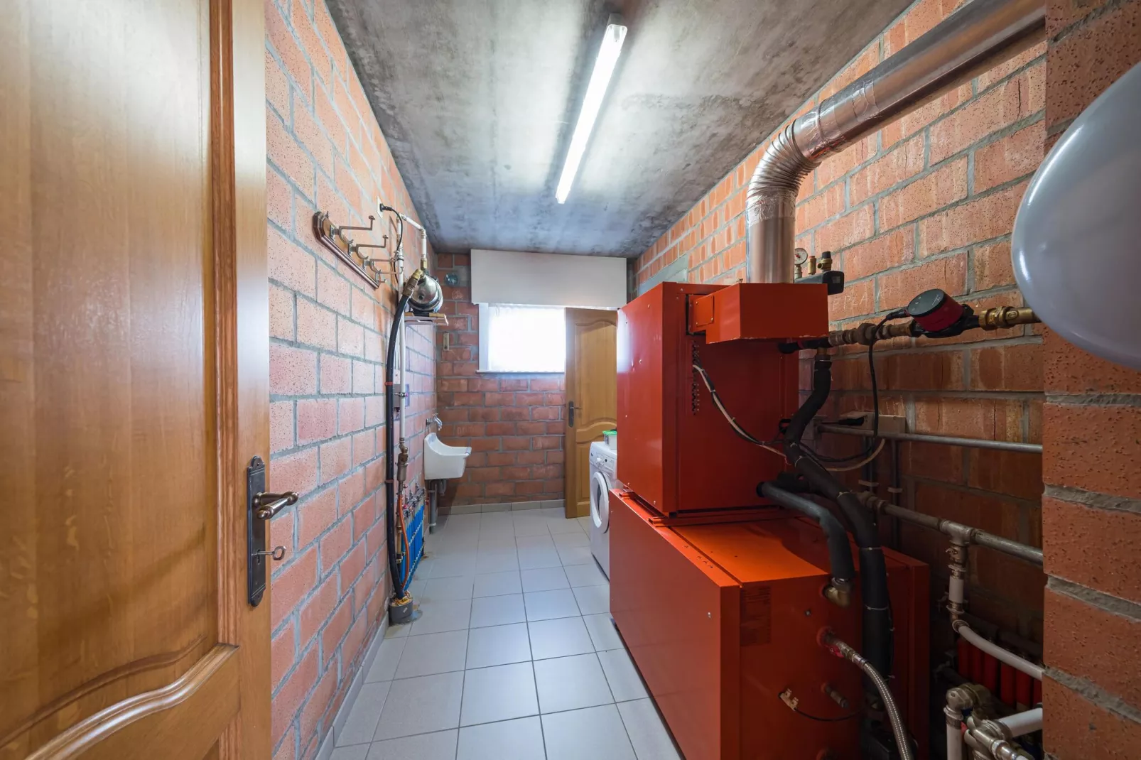 TEN POELE 25-Faciliteiten