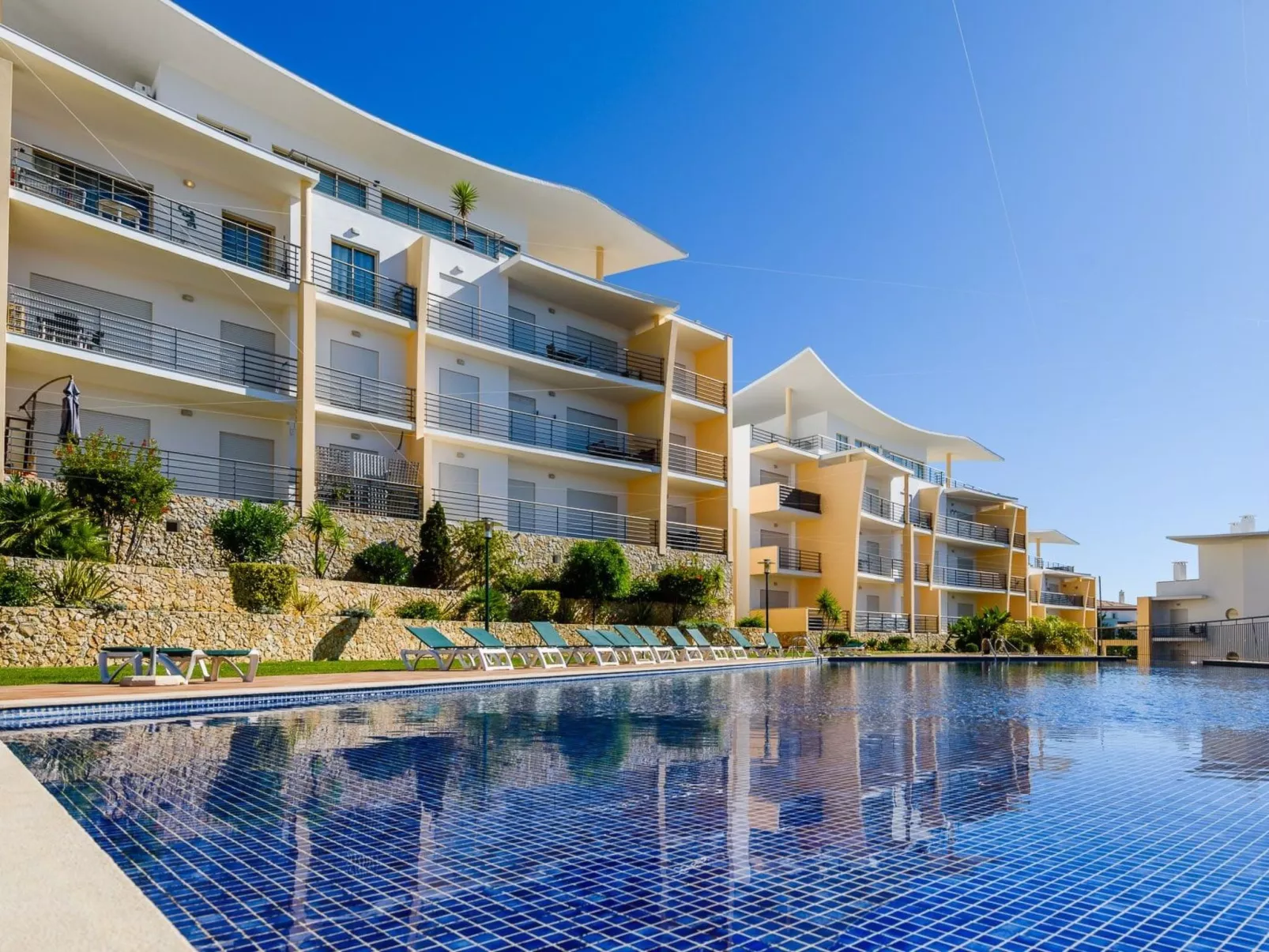 BnB Homes komfortable Wohnung mit 2 Pools-Image-tags.info