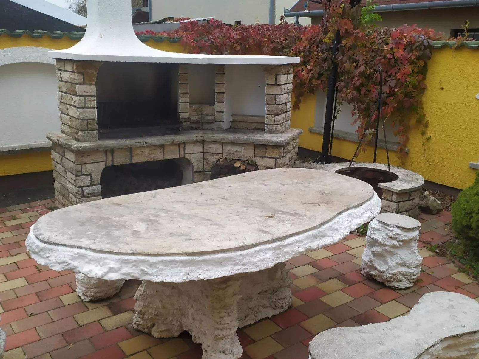 Ferienvilla mit Garten, Grill und Terrasse-Buiten