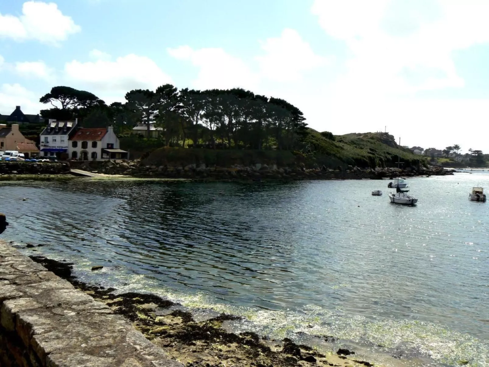 Küstennahes, bretonisches Ferienhaus mit Kamin-Buiten