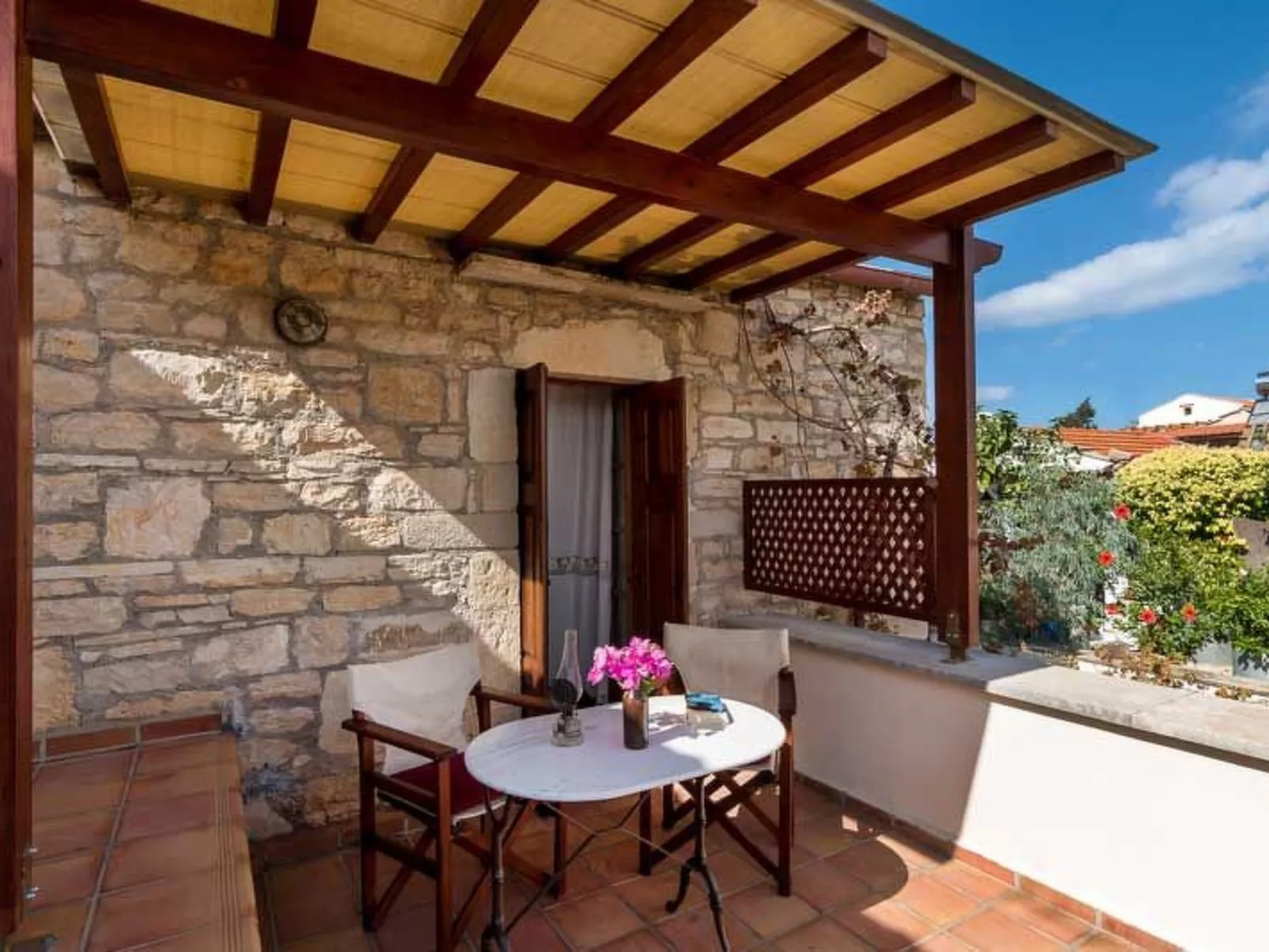 In Douliana mit Großem Balkon-Image-tags.info