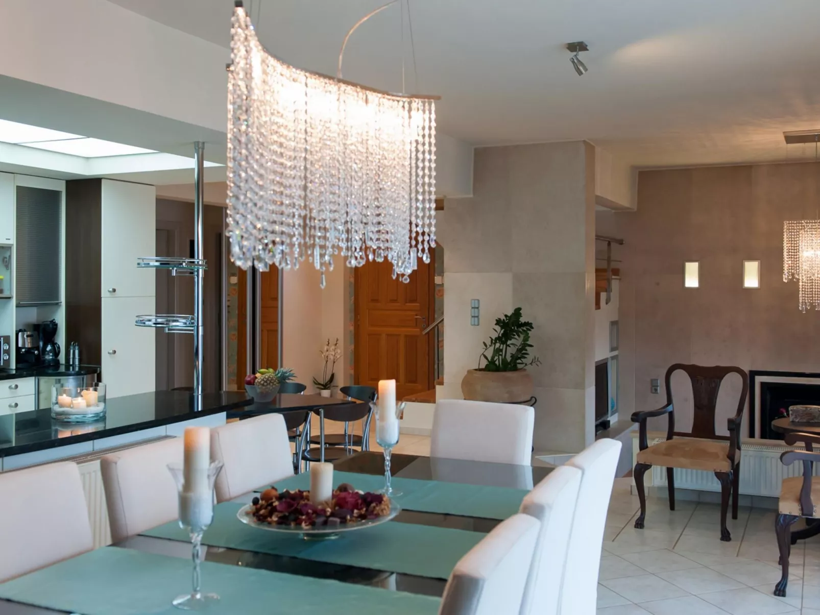 Villa mit Pool, Spielplatz, Pingpong und Grillplatz-Binnen