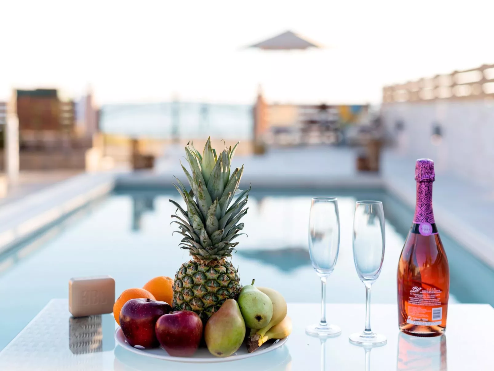 Villa Fay mit privatem Parkplatz in Lardos-Buiten