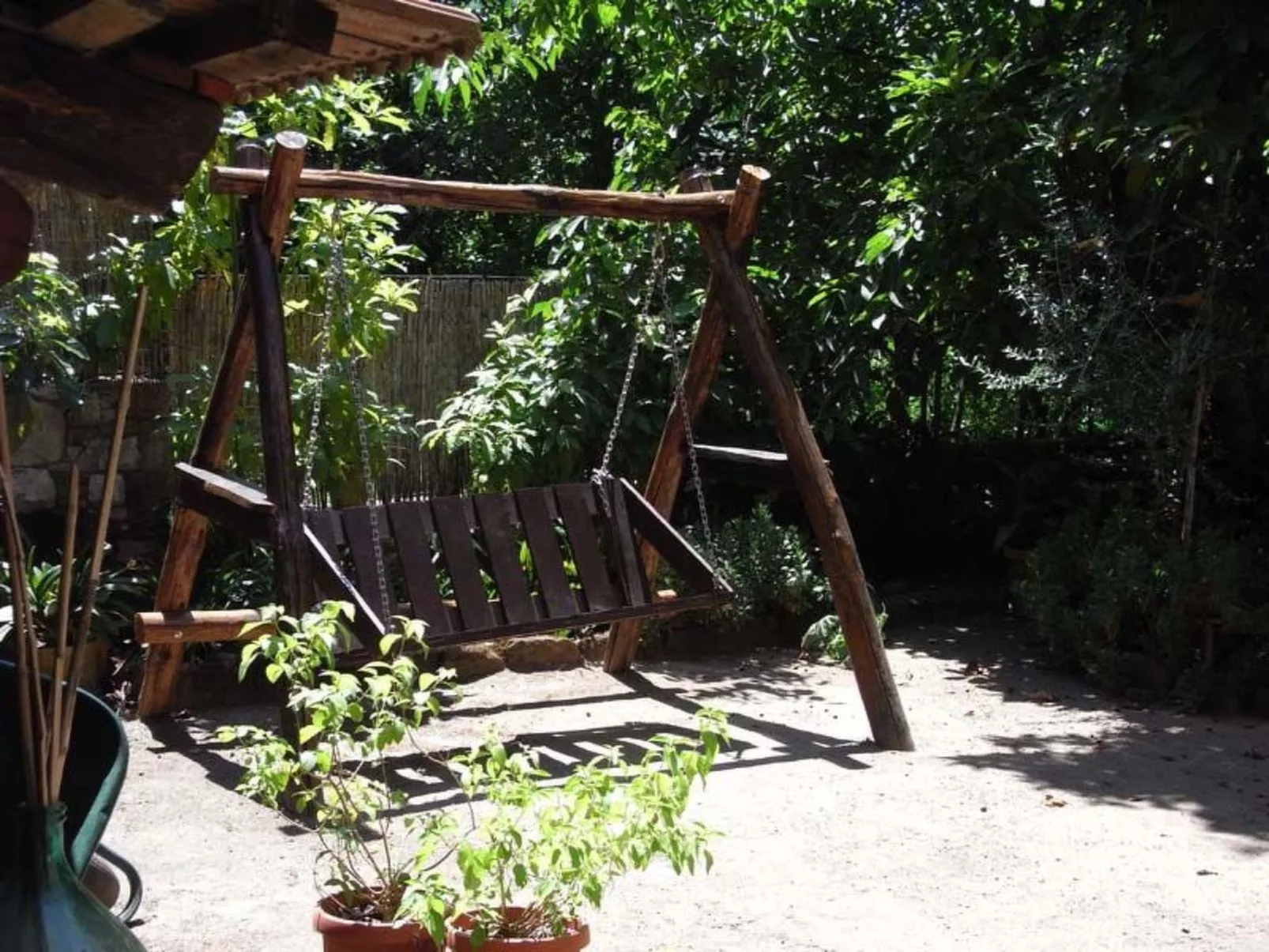 Rosa' Wohnung mit privatem Garten-Buiten