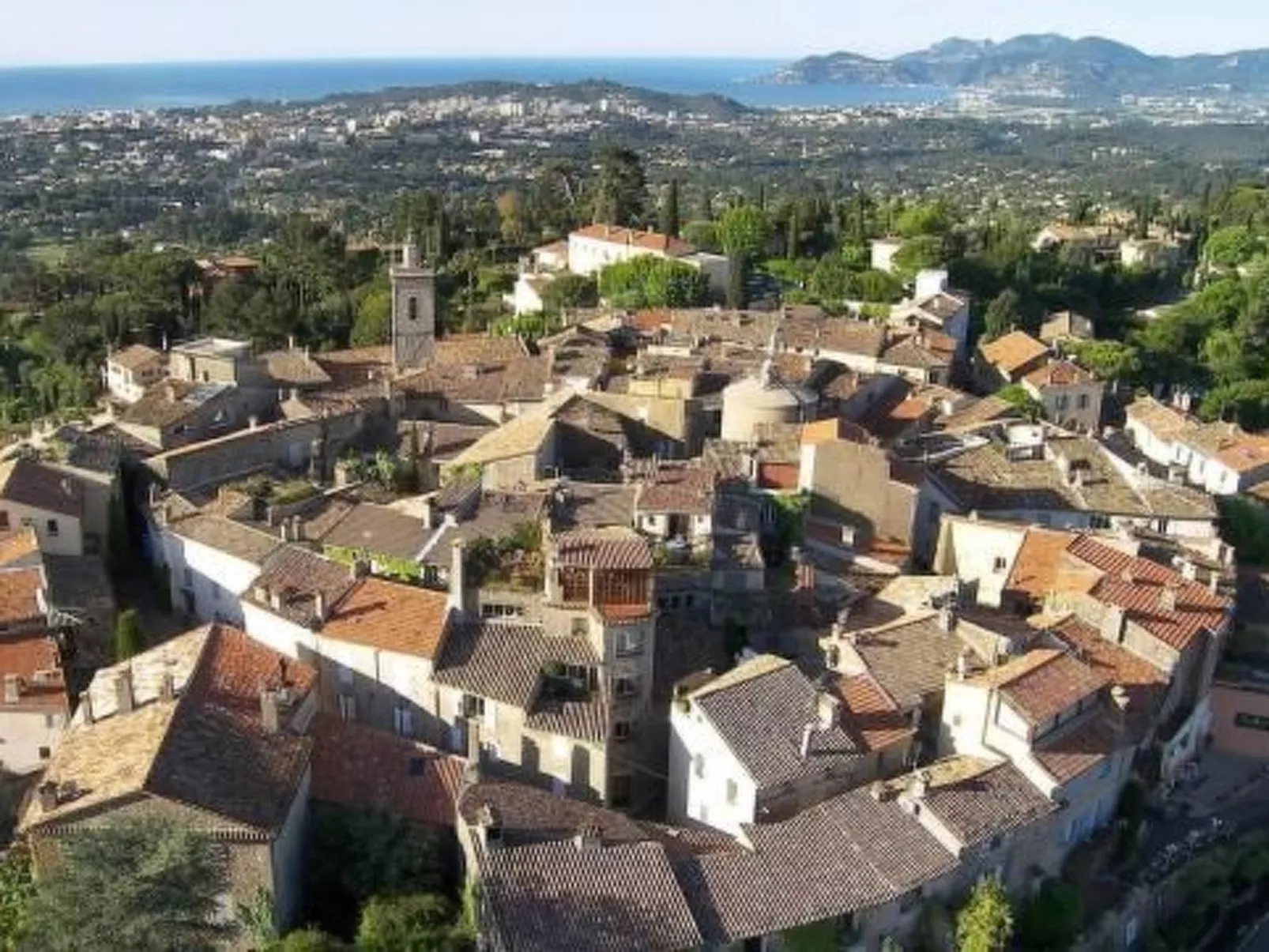 Moderne Wohnung in Mougins mit eigenem Garten-Buiten