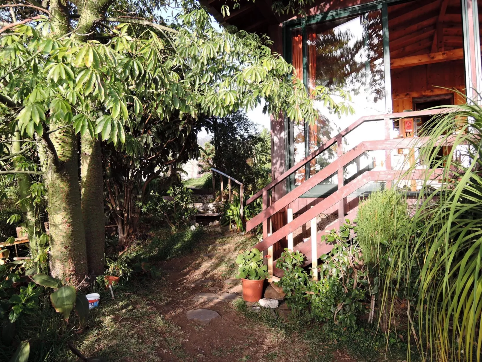 In Canhas mit Schönem Garten-Buiten