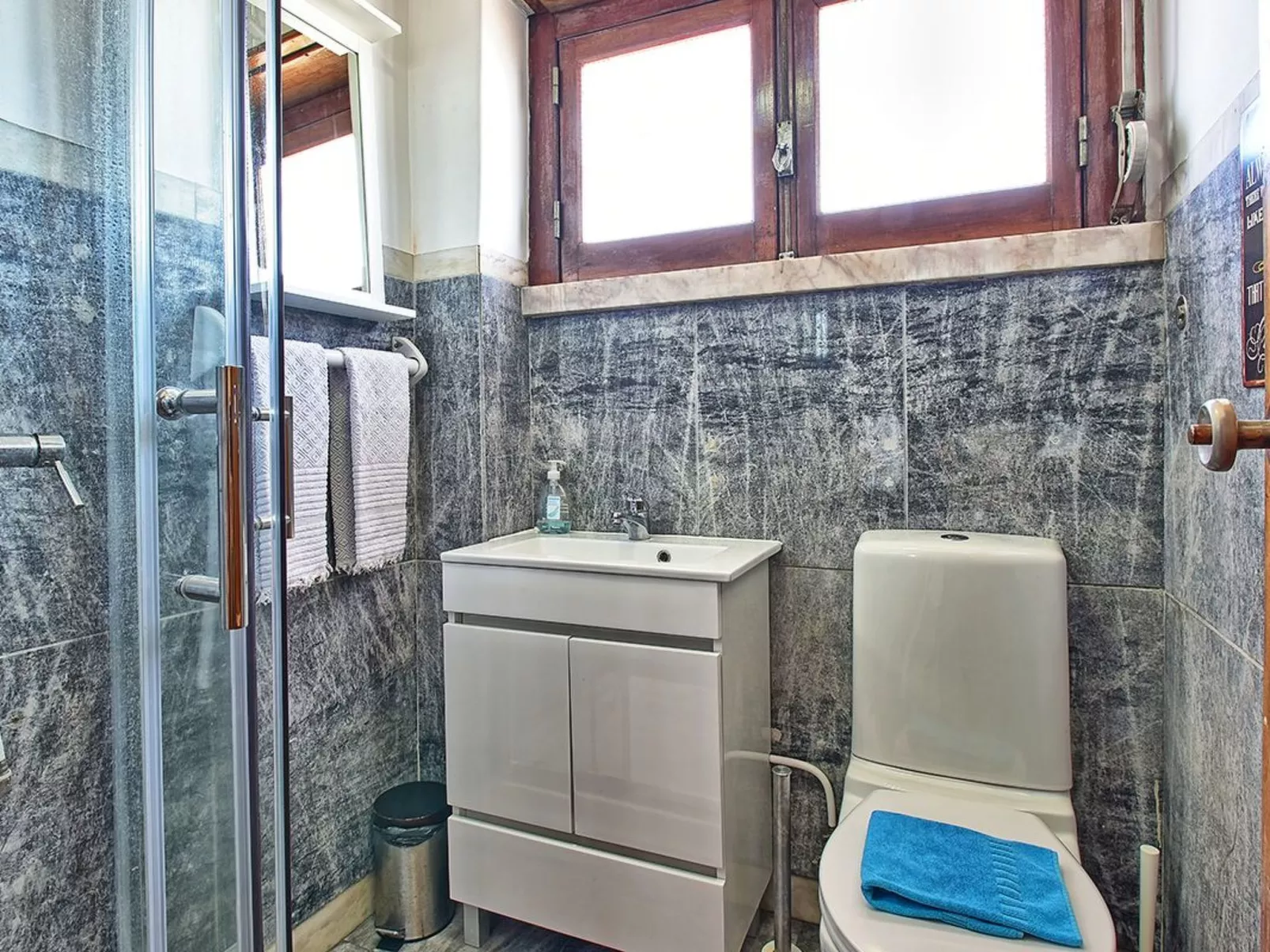 "Apolonia" mit Waschmaschine-Image-tags.info