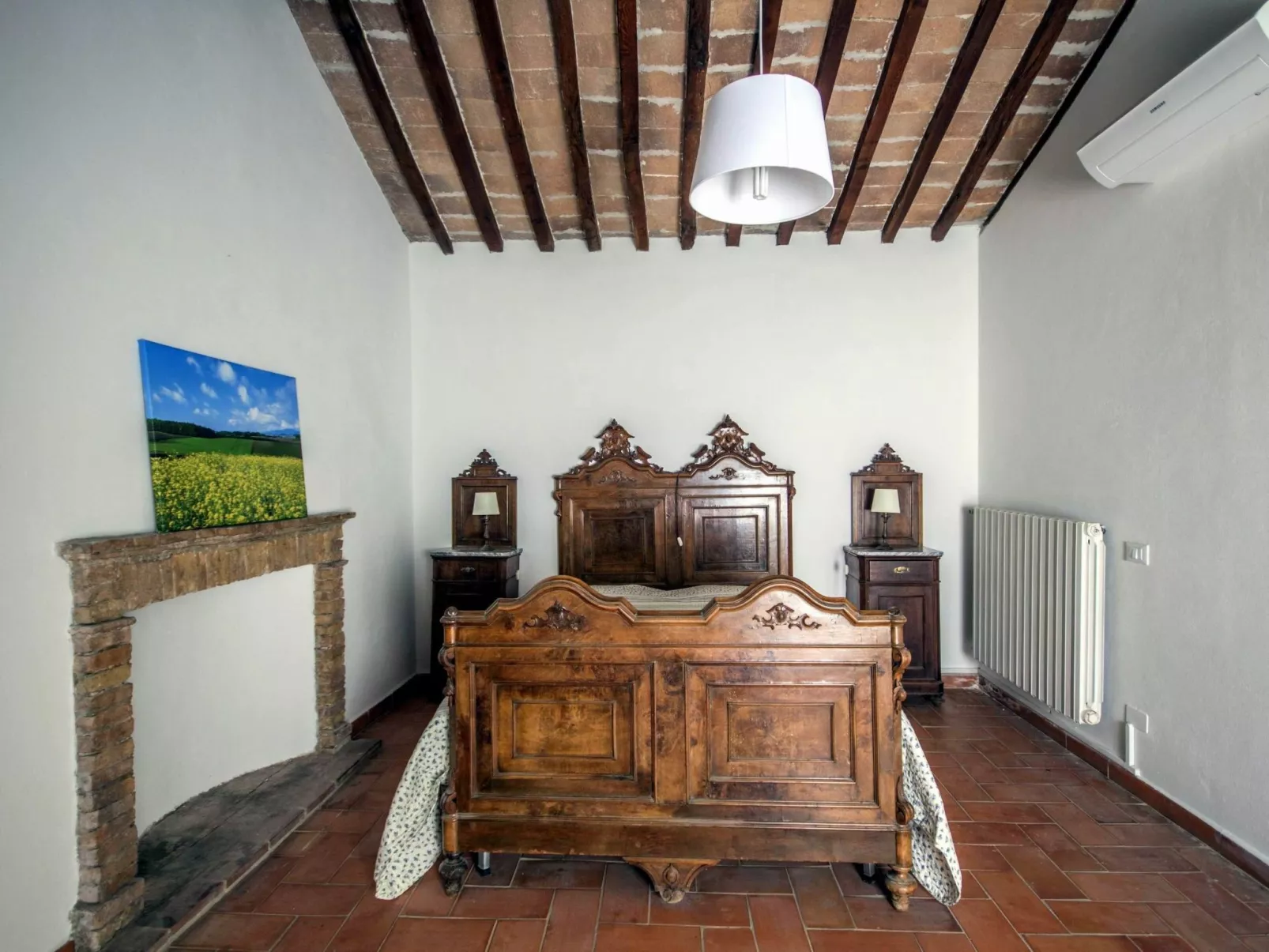 'Dispensa3' mit Schwimmbad-Binnen