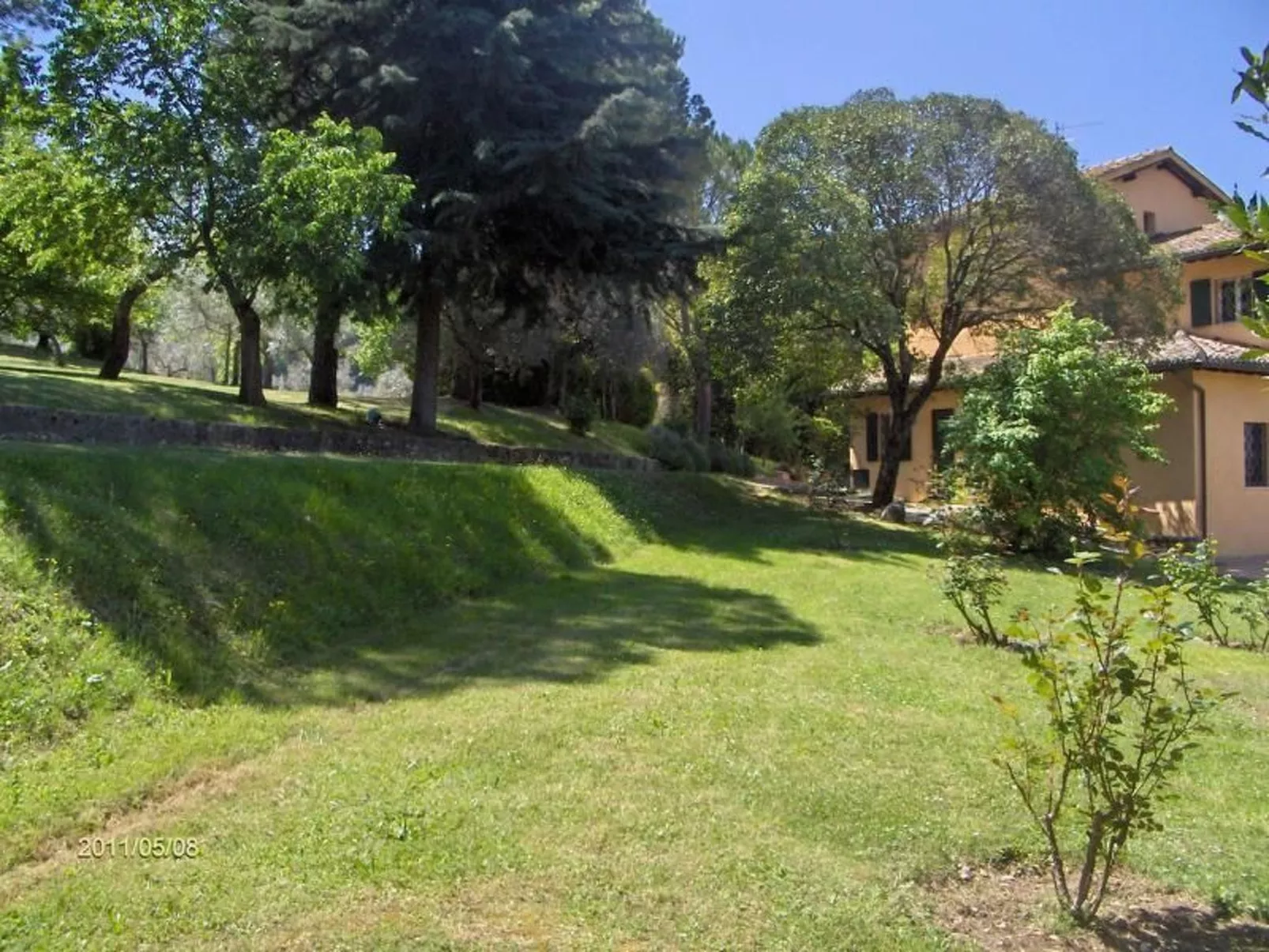 In Spoleto mit Garten, Grill und Terrasse-Buiten