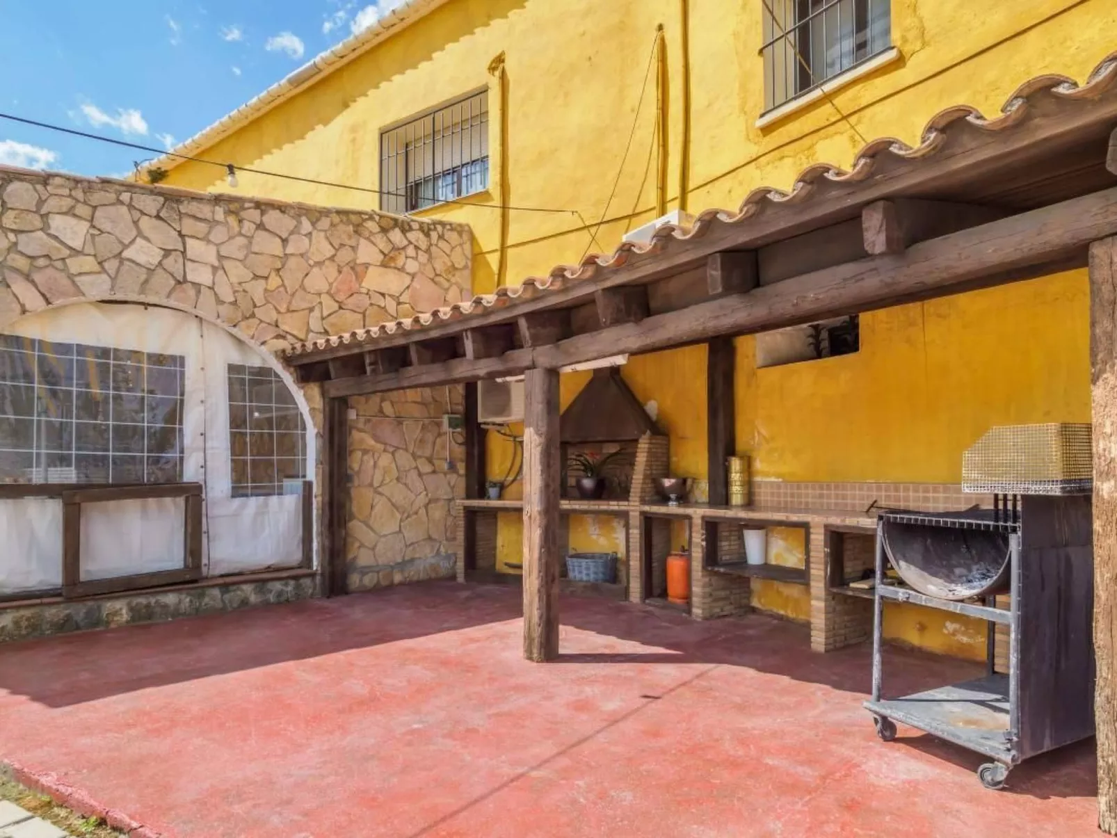 Masia Can Trabal für 24 Gäste mit privatem Pool in der Nähe von Sitges-Image-tags.info