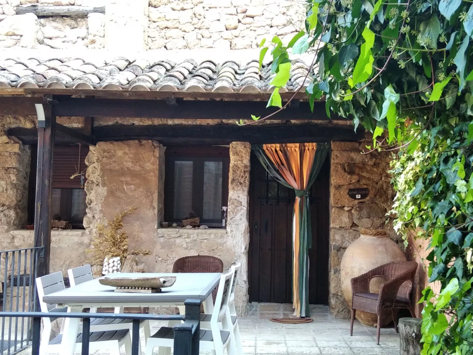 Wohnung Bohílgues, mit Terrasse - Buiten