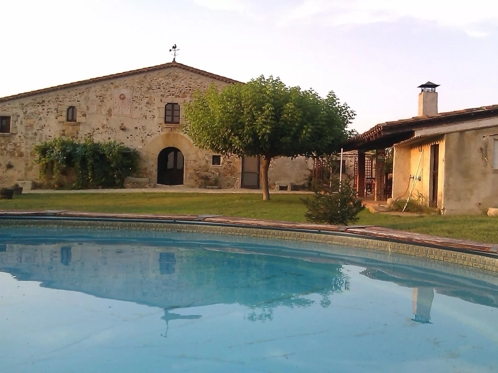 Bauernhaus im Naturpark Gavarres-Buiten