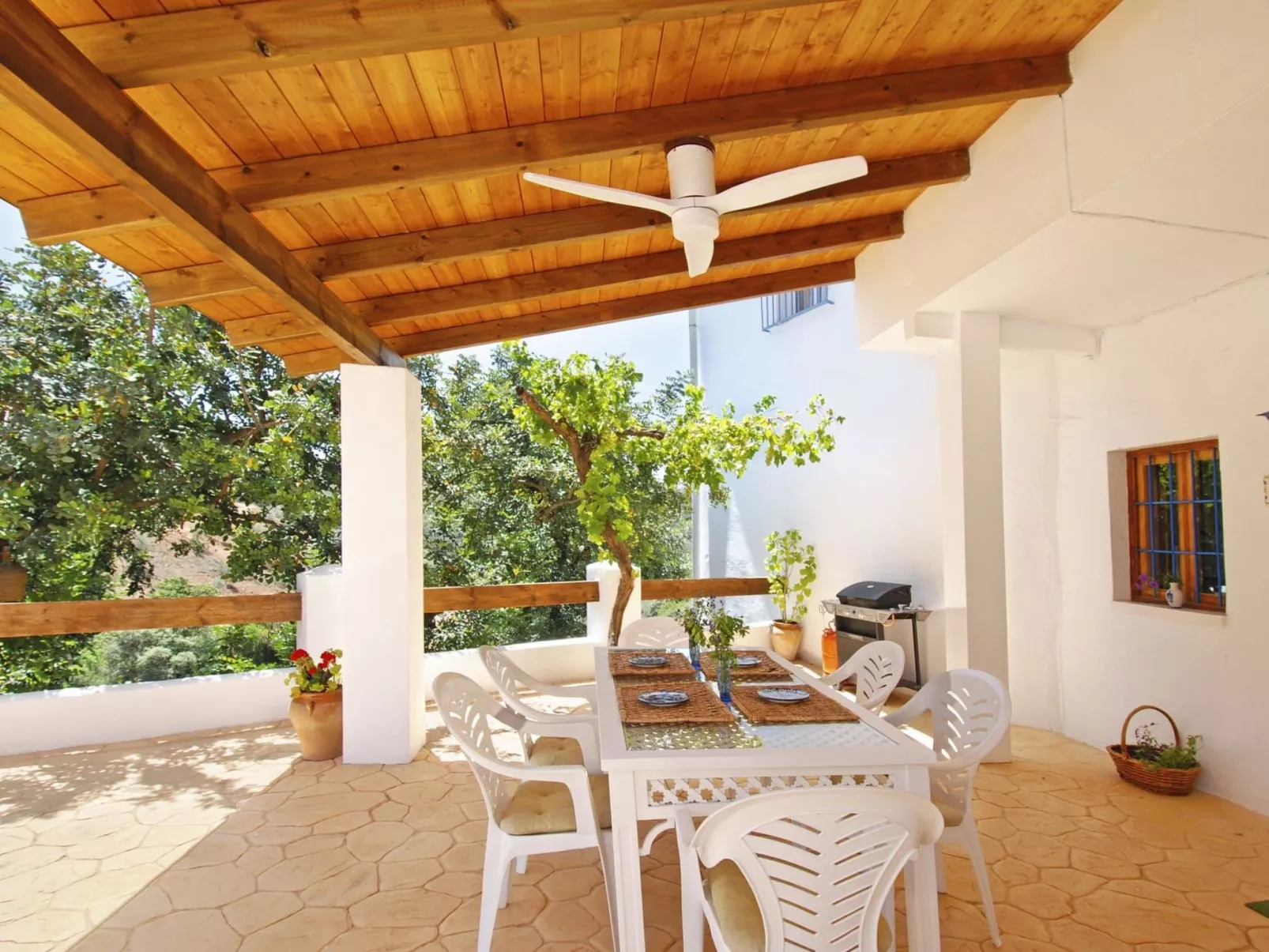 Villa La Zorzalera mit Tauchbecken, Wifi, Klimaanlage-Buiten