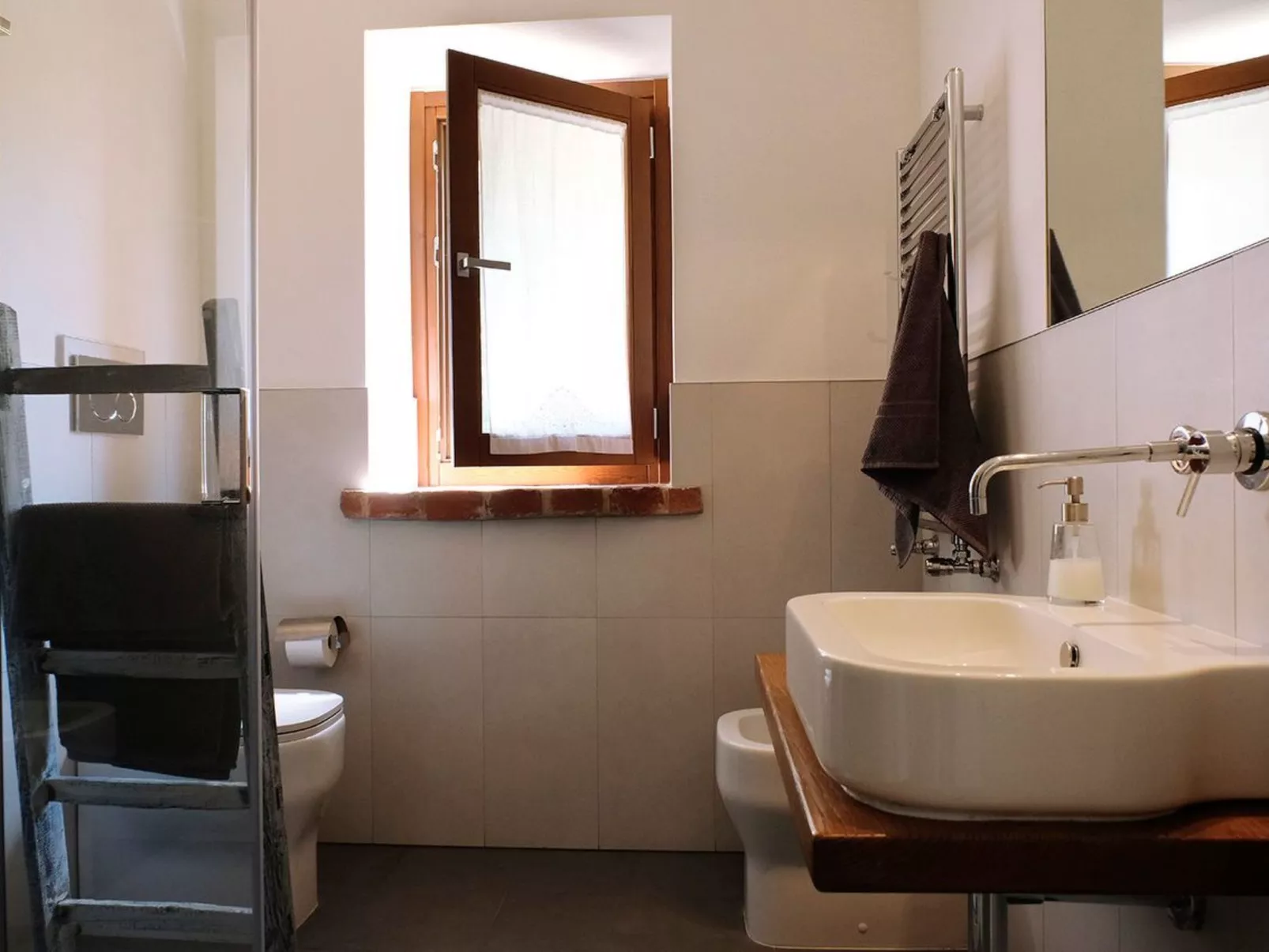 Casale Civitella mit Infinity-Pool-Image-tags.info