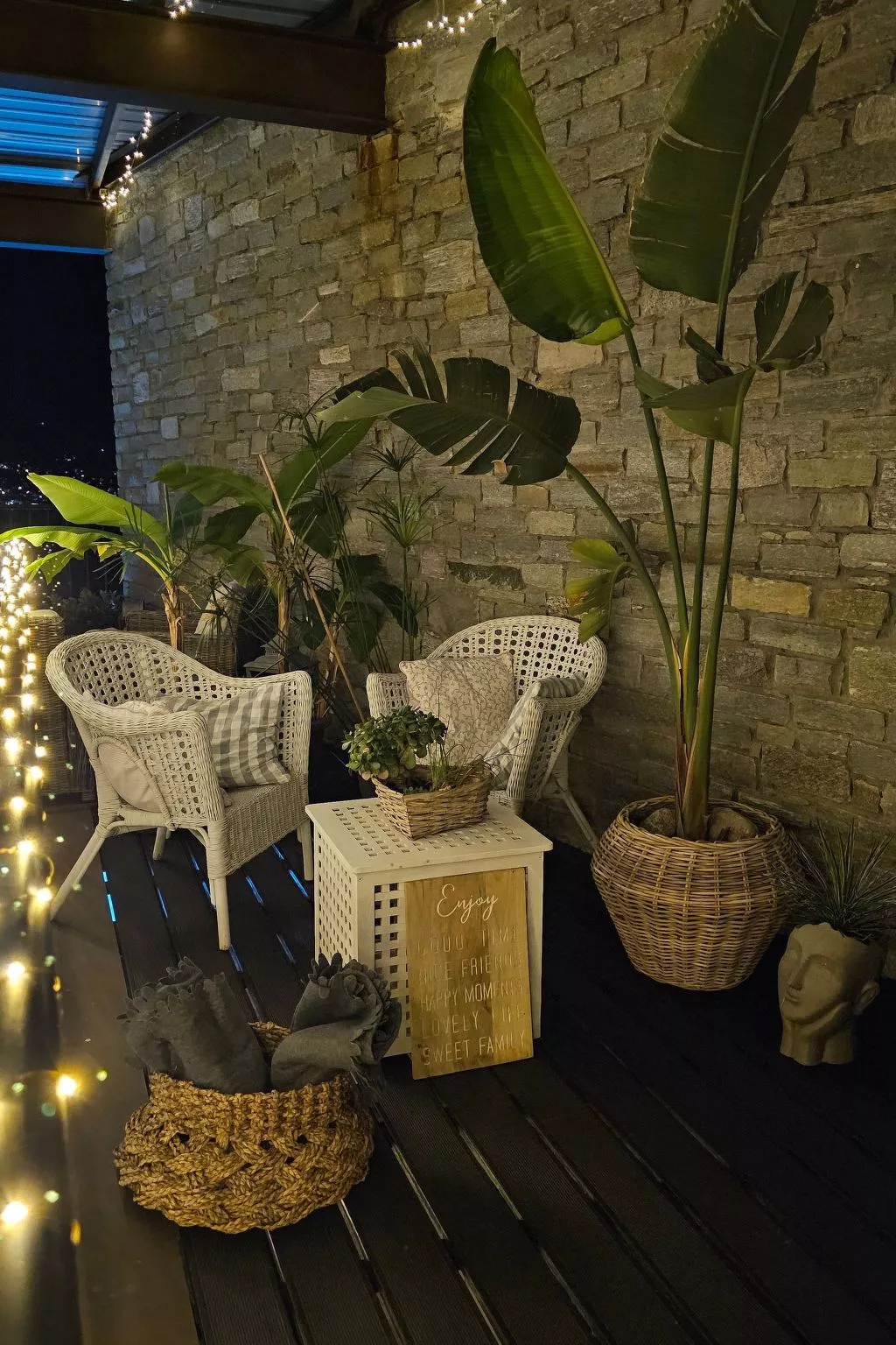 Wohnung mit Schwimmbad und fantastischem Seeblick-Image-tags.info