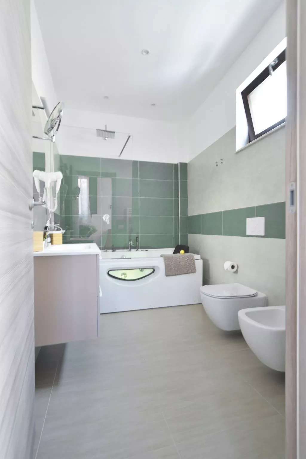 Romantisches Zimmer mit Jacuzzi-Binnen