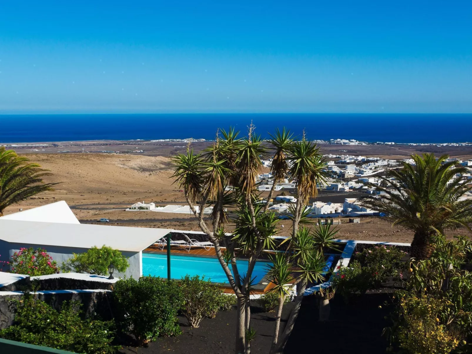 Großes Appartement mit Meerblick auf Lanzarote-Buiten