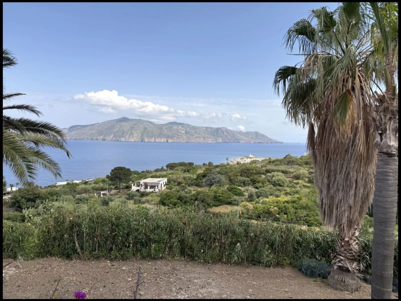 Villa in Panoramasprache, nur wenige Minuten vom Meer entfernt-Buiten