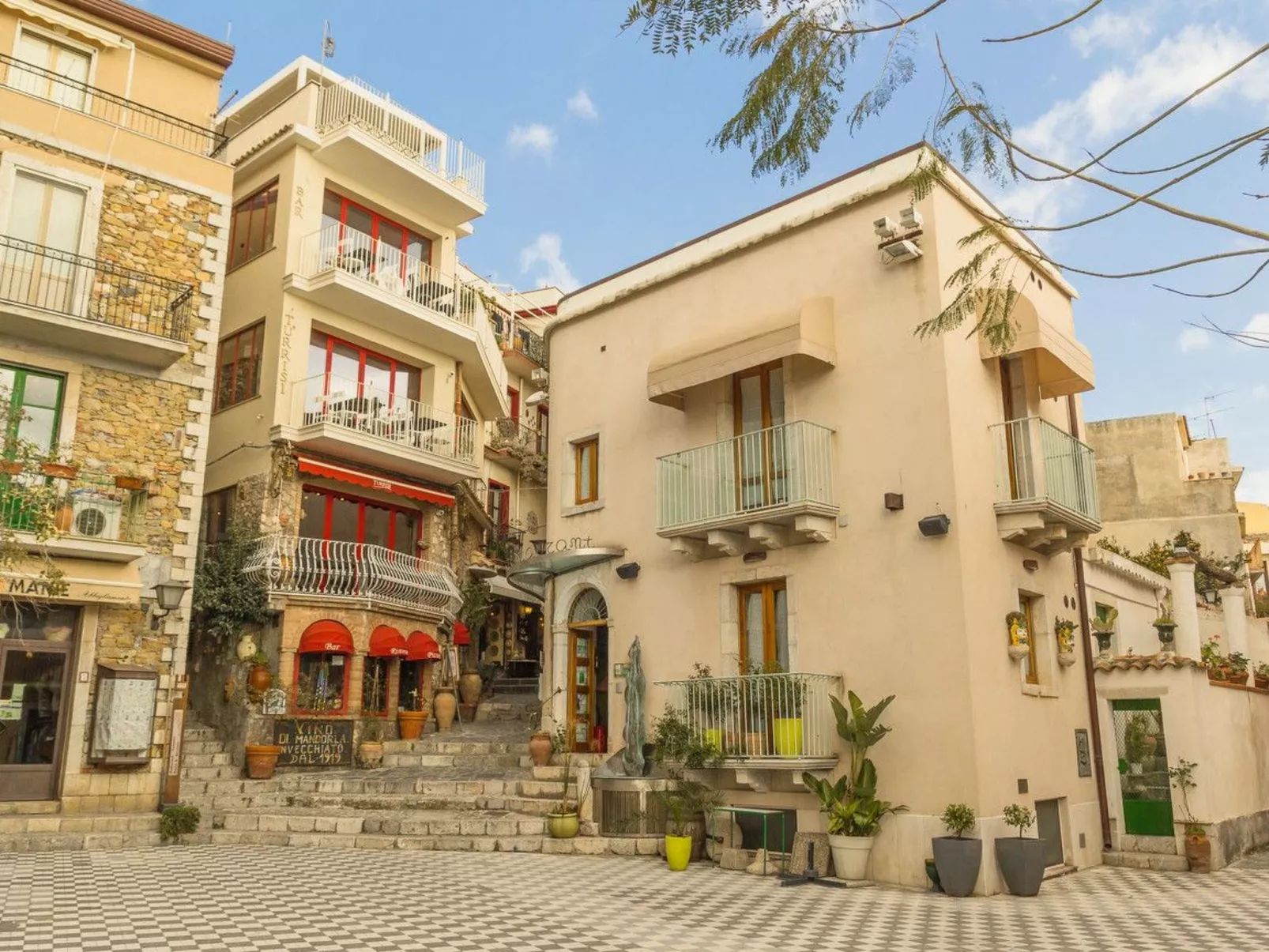 Das Haus des Großvaters in Taormina-Image-tags.info