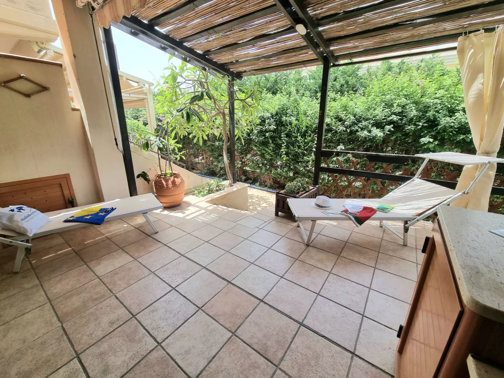 Ambra House by Holiday World-Buiten