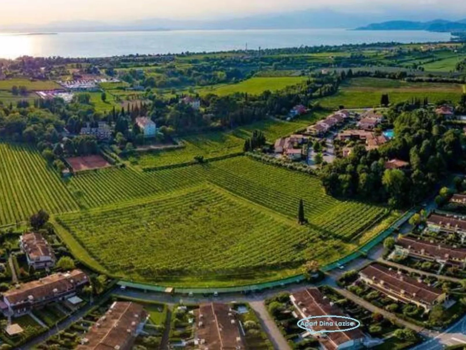 APART DINA LAZISE-Buiten