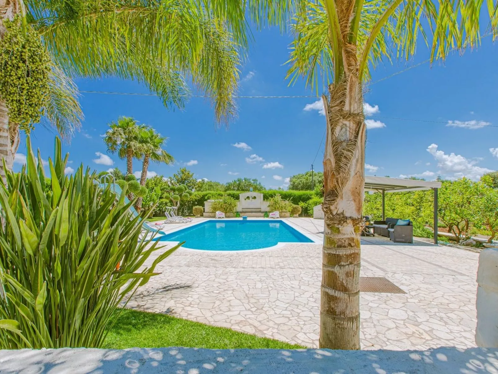 Poggio Trullo mit Pool-Image-tags.info