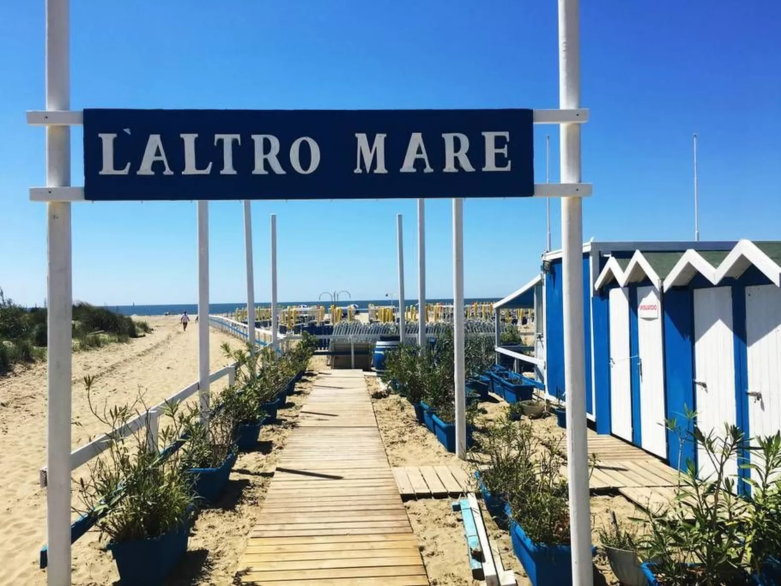 Schönes Haus in Viareggio mit privatem Parkplatz - Buiten