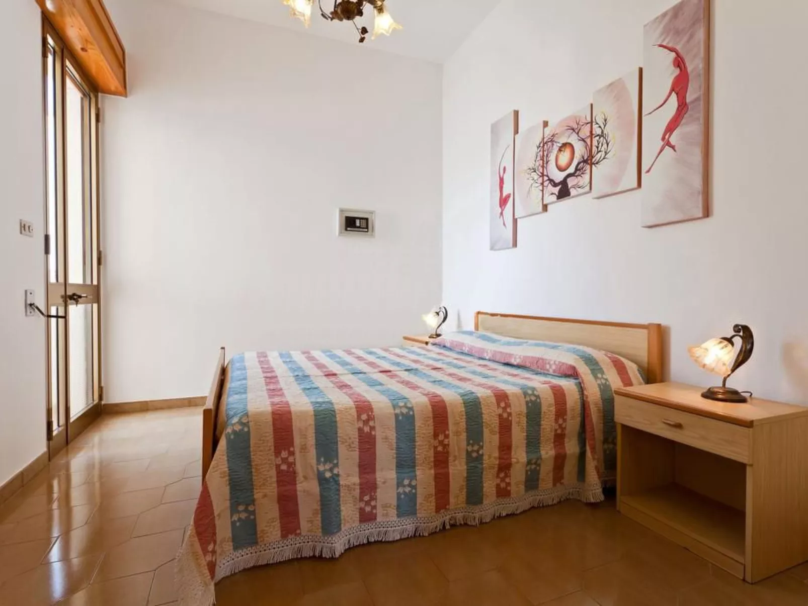 Helle Wohnung in Santa Maria al Bagno-Image-tags.info