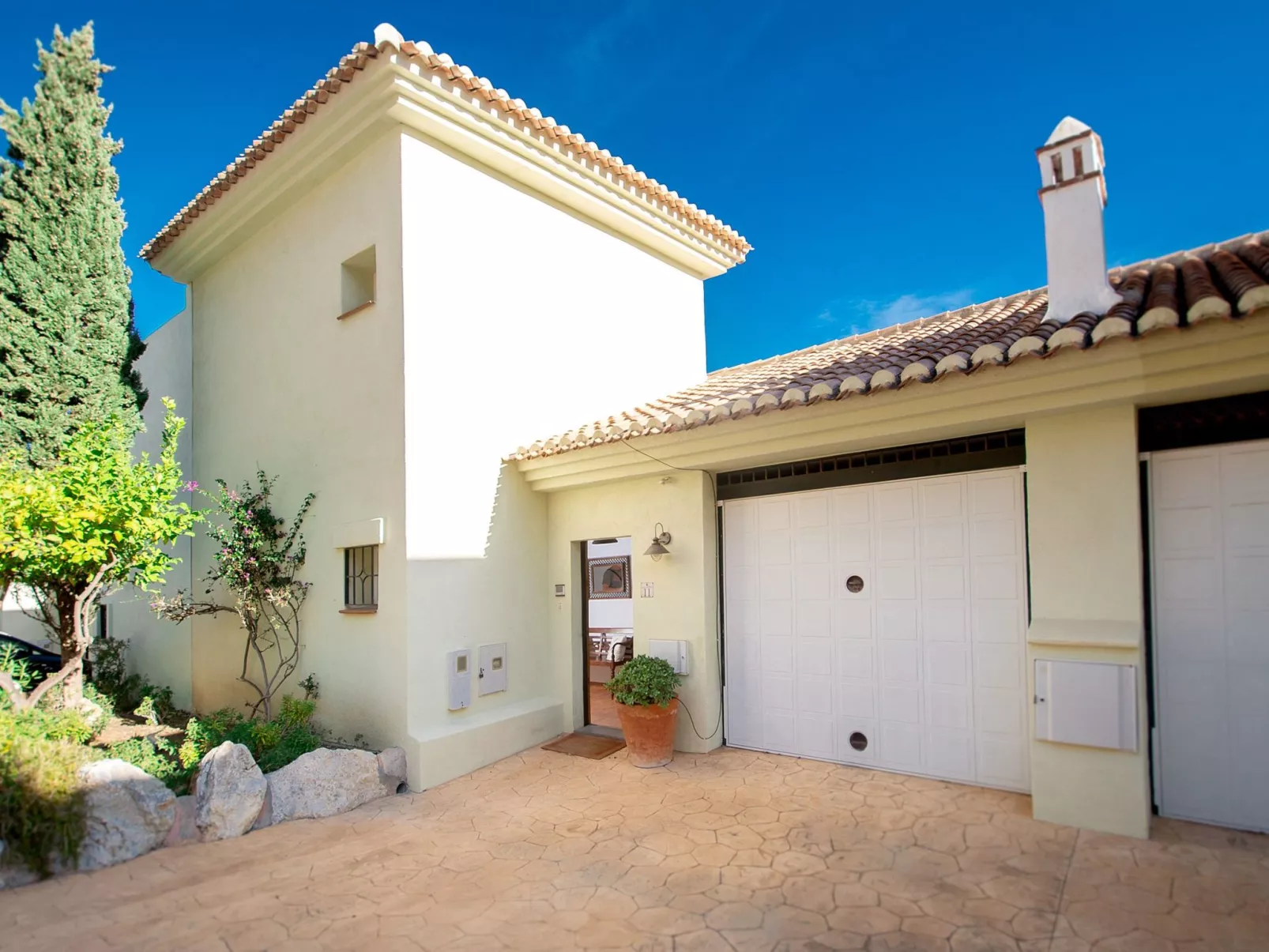 In Almuñécar mit Terrasse und Meerblick-Buiten