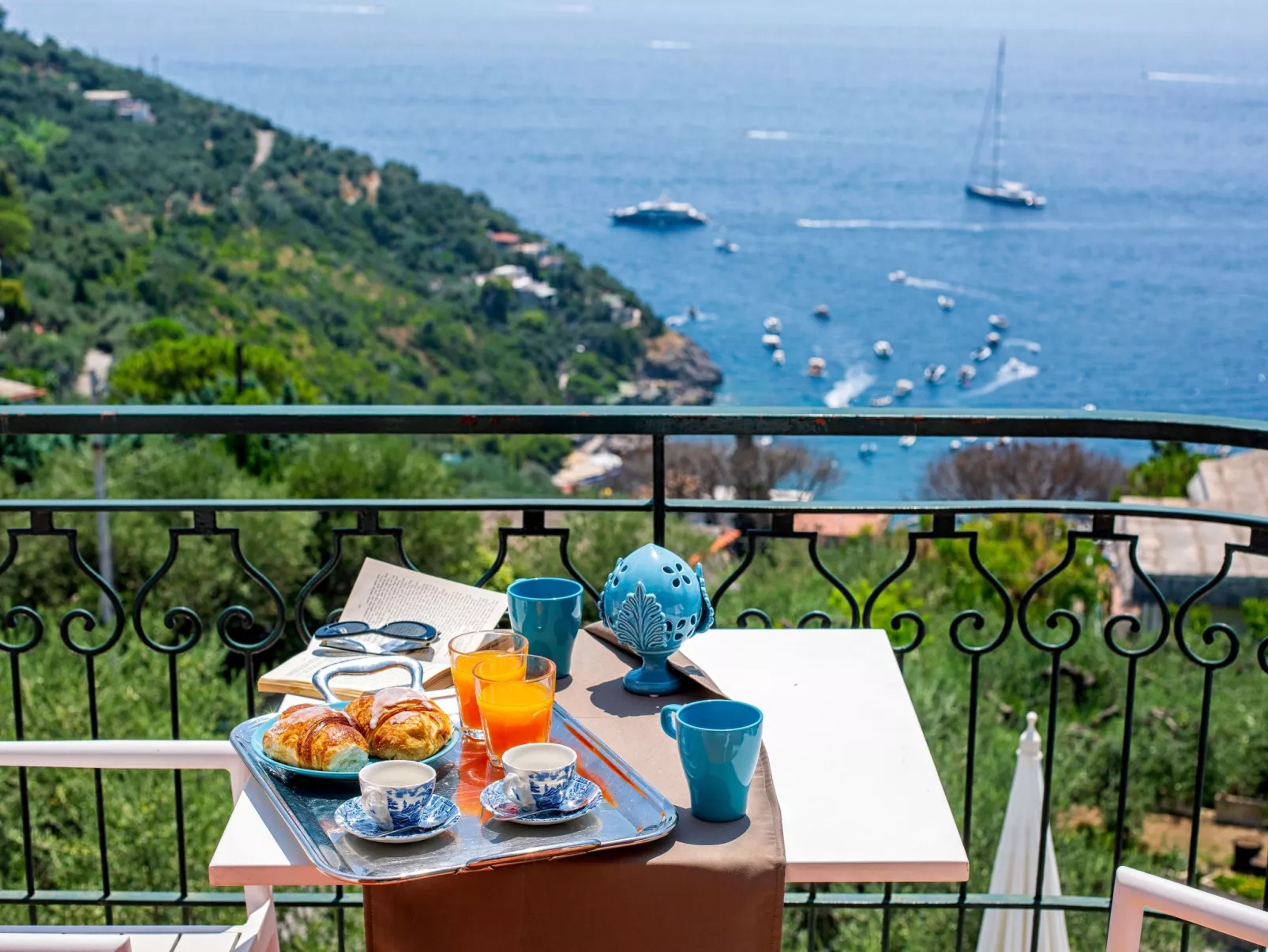 Haus in Sirenuse mit Panoramaterrasse-Buiten
