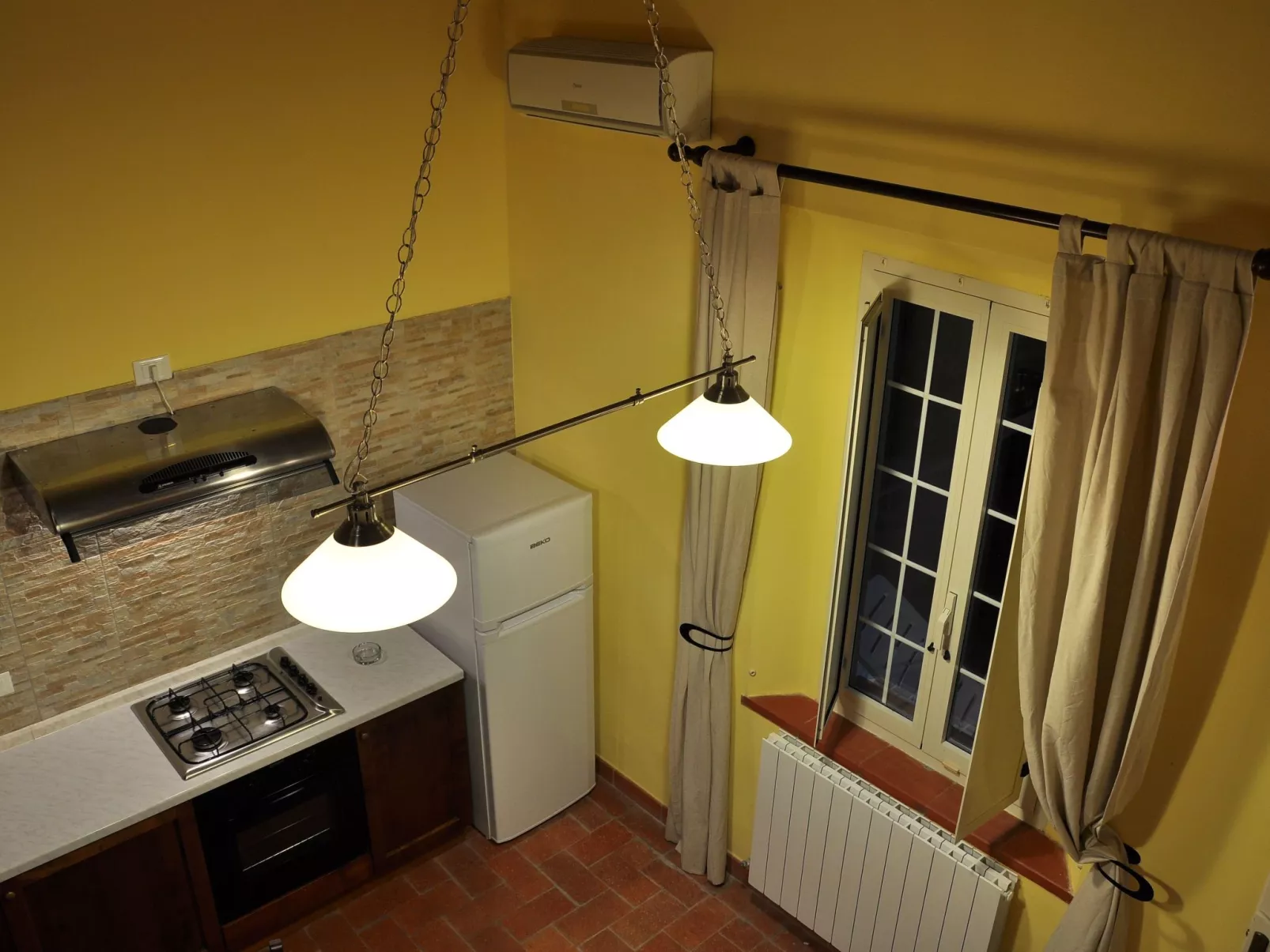 "Casa Olmo" Schwimmbad und Jacuzzi, privater Garten-Binnen