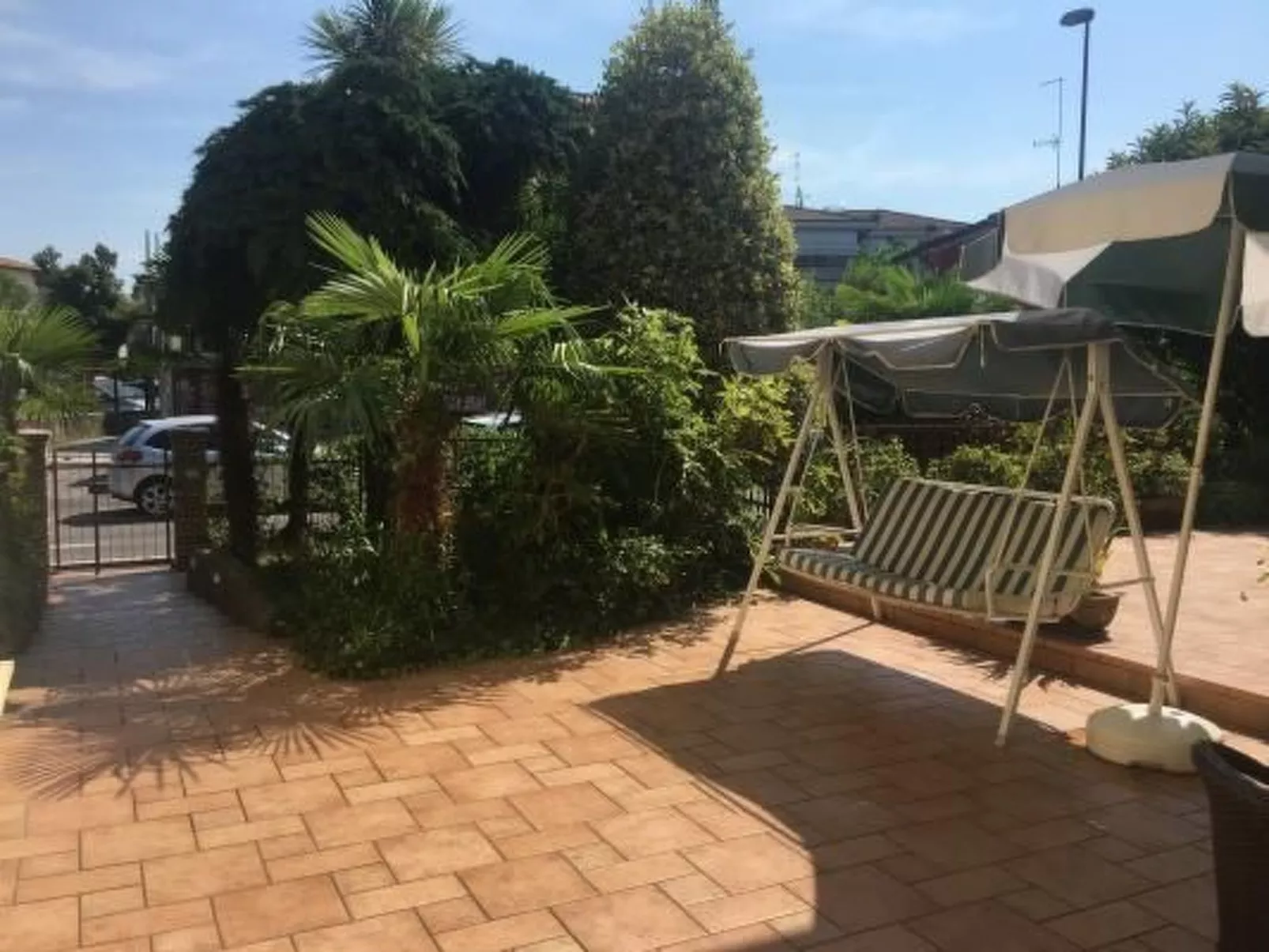 Gemütliche Drei-Zimmer-Wohnung mit Balkon-Buiten