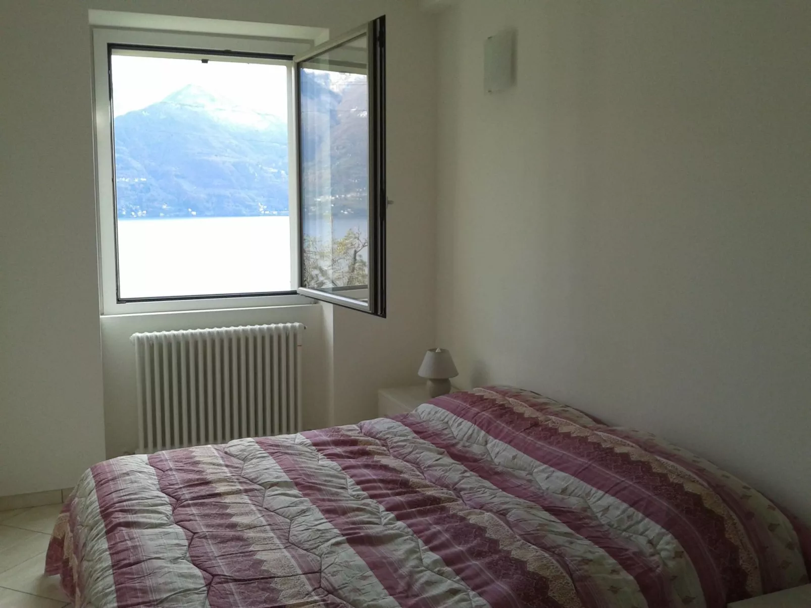 Mit Terrasse und tollem See- und Bergblick-Binnen