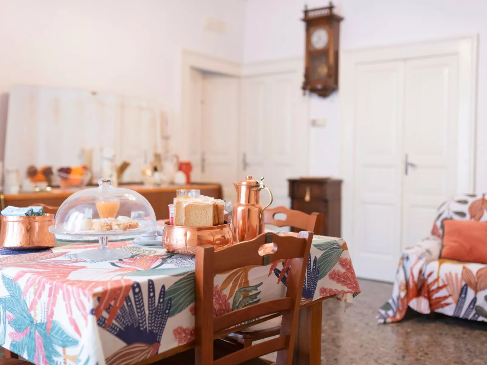 Oma Im Haus in der Mitte-Image-tags.info