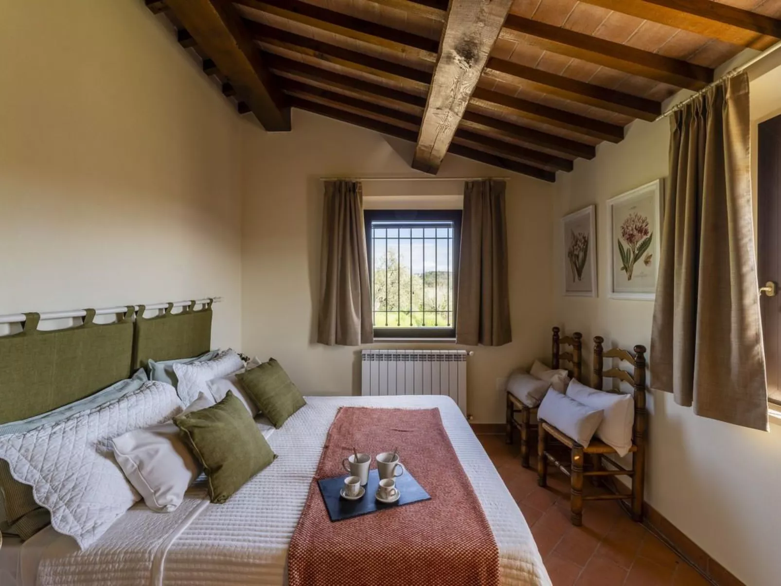 Wunderschöne Villa mit privatem Pool und Whirlpool-Binnen