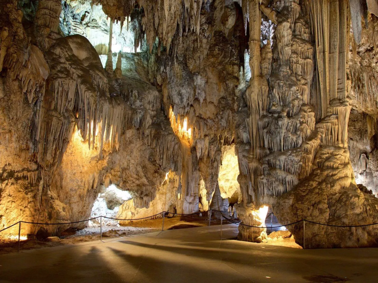 Schöne Villa mit Meerblick, großem Pool und Jacuzzi in Maro - Costa del Sol-Buiten