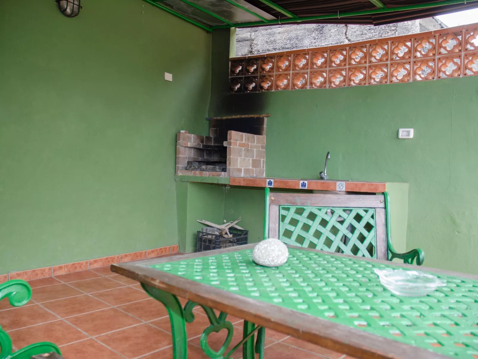 Ländliches Haus mit herrlichem Blick auf das Meer und das Tal.-Binnen