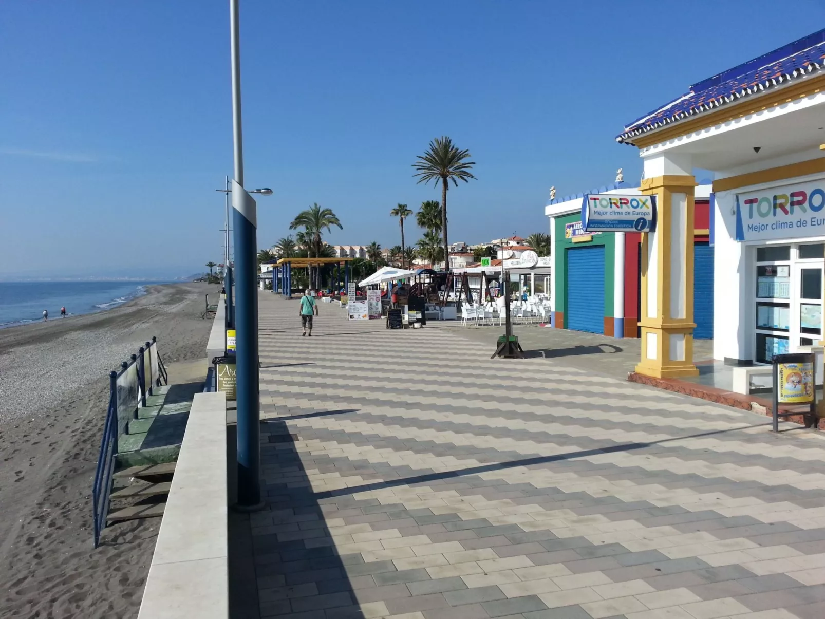 Gemütliche Wohnung in Torrox mit gemeinsamem Pool-Buiten