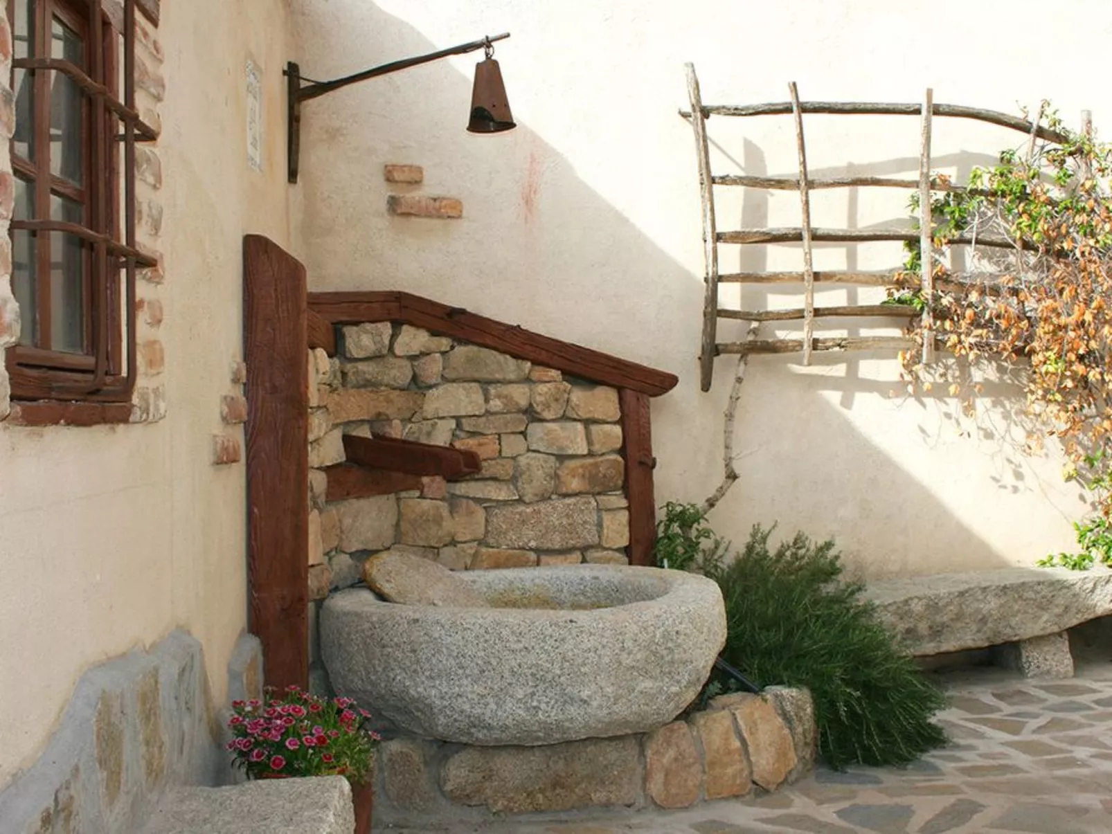 Gasthaus Callejón del Pozo I-Buiten