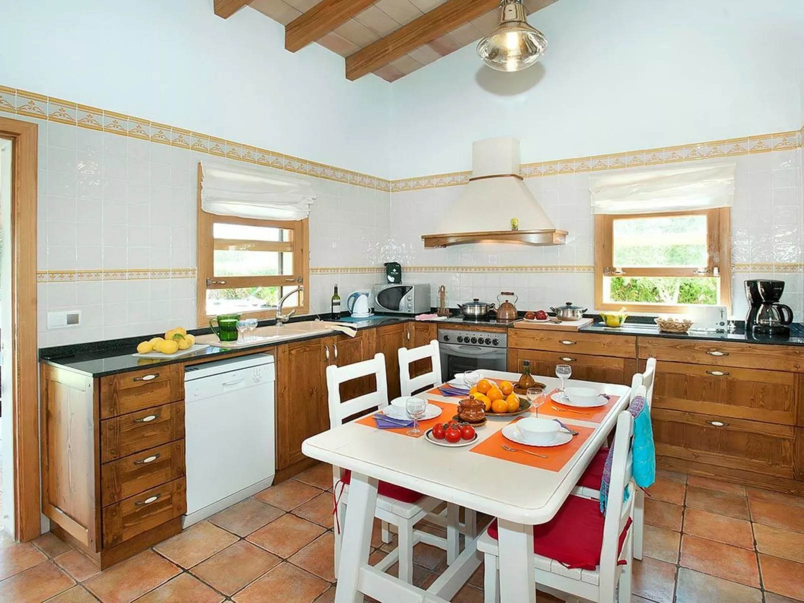 Schönes Ferienhaus in Alcúdia mit Großem Pool-Binnen