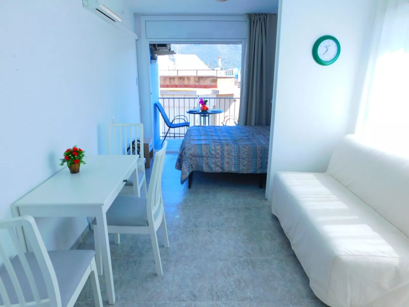 A-241 Saisonale Vermietung Studio Roses-Binnen