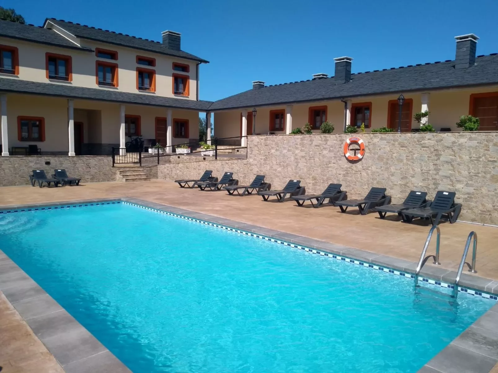 Ländlicher Bauernhof "Apartamentos Navalin"-Buiten