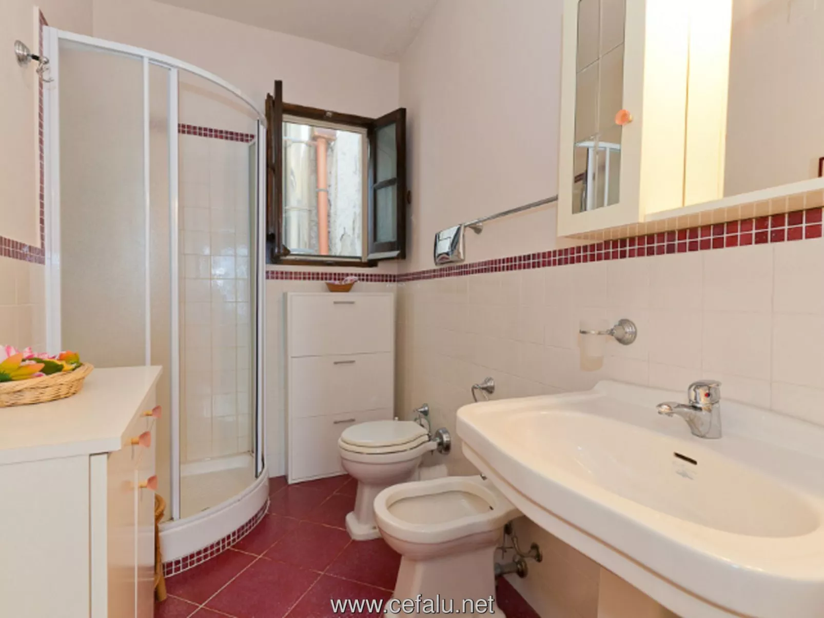 Lara-Terrasse-Image-tags.info