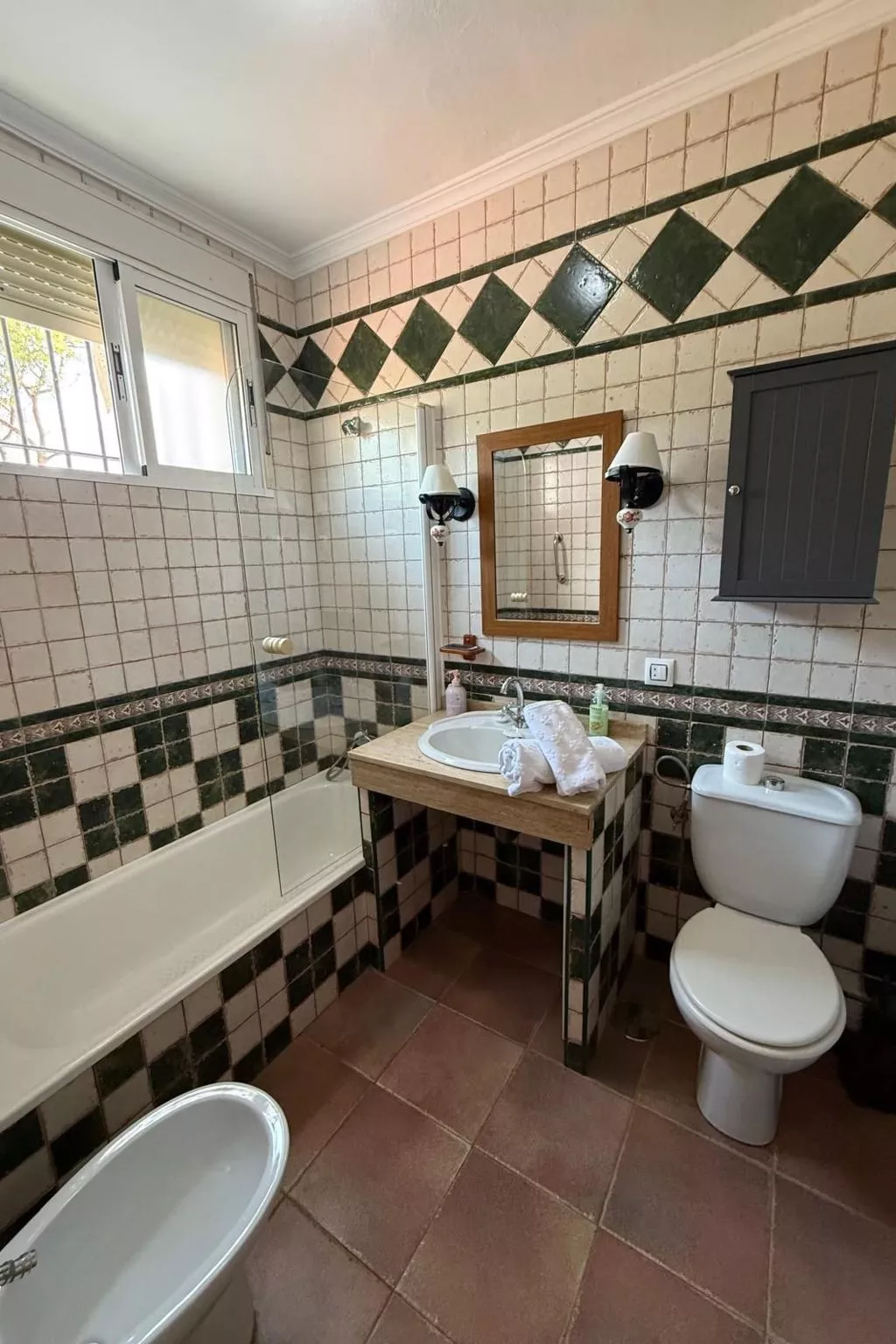 Haus mit Schwimmbad in Strandnähe-Binnen