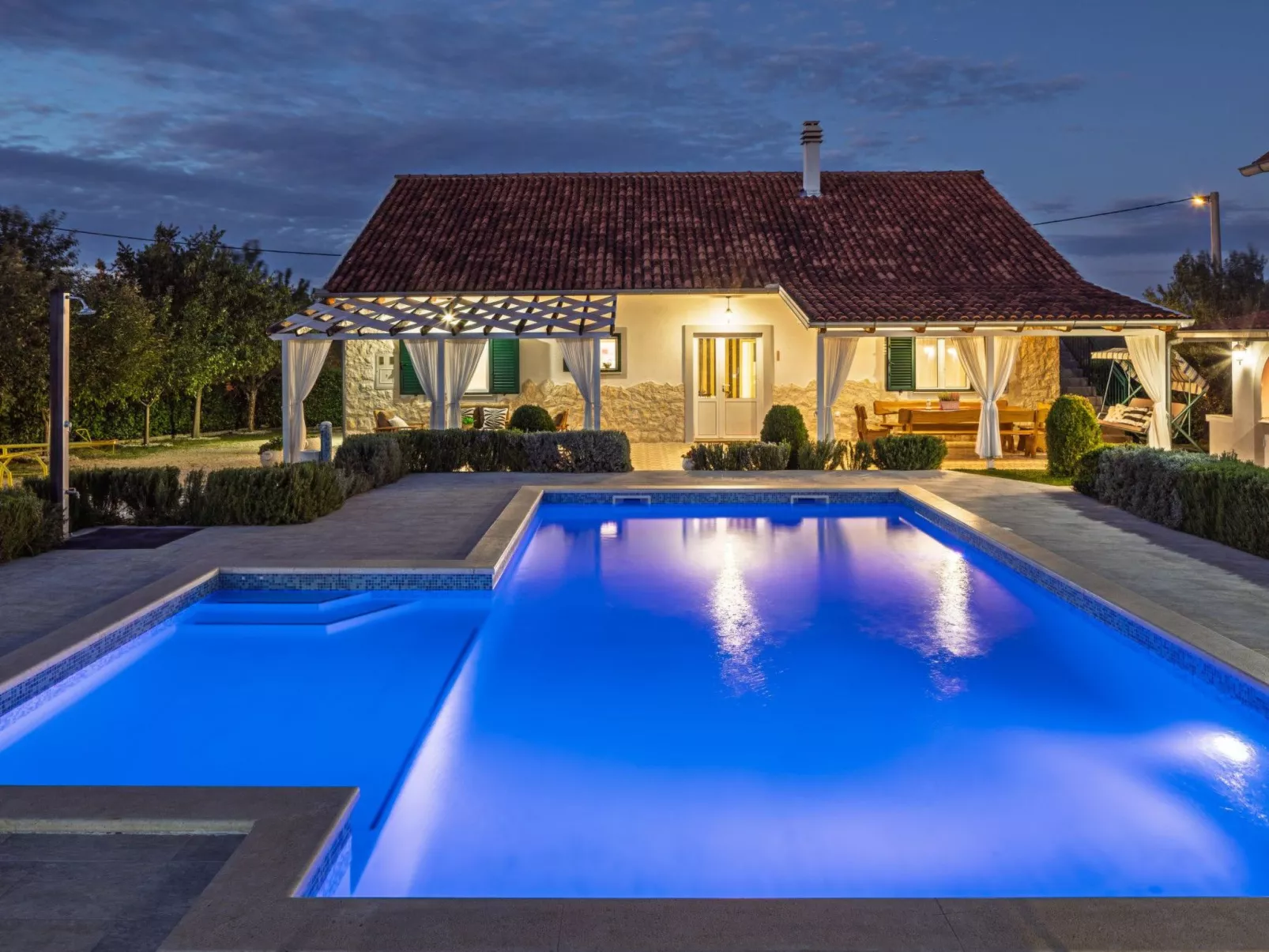 Villa Mirkov San-Buiten