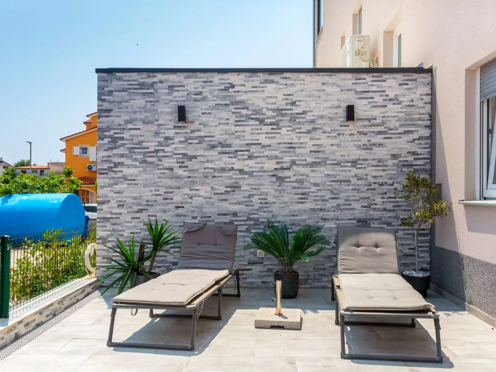 Modernes Apartment As Veliki mit Terrasse-Image-tags.info