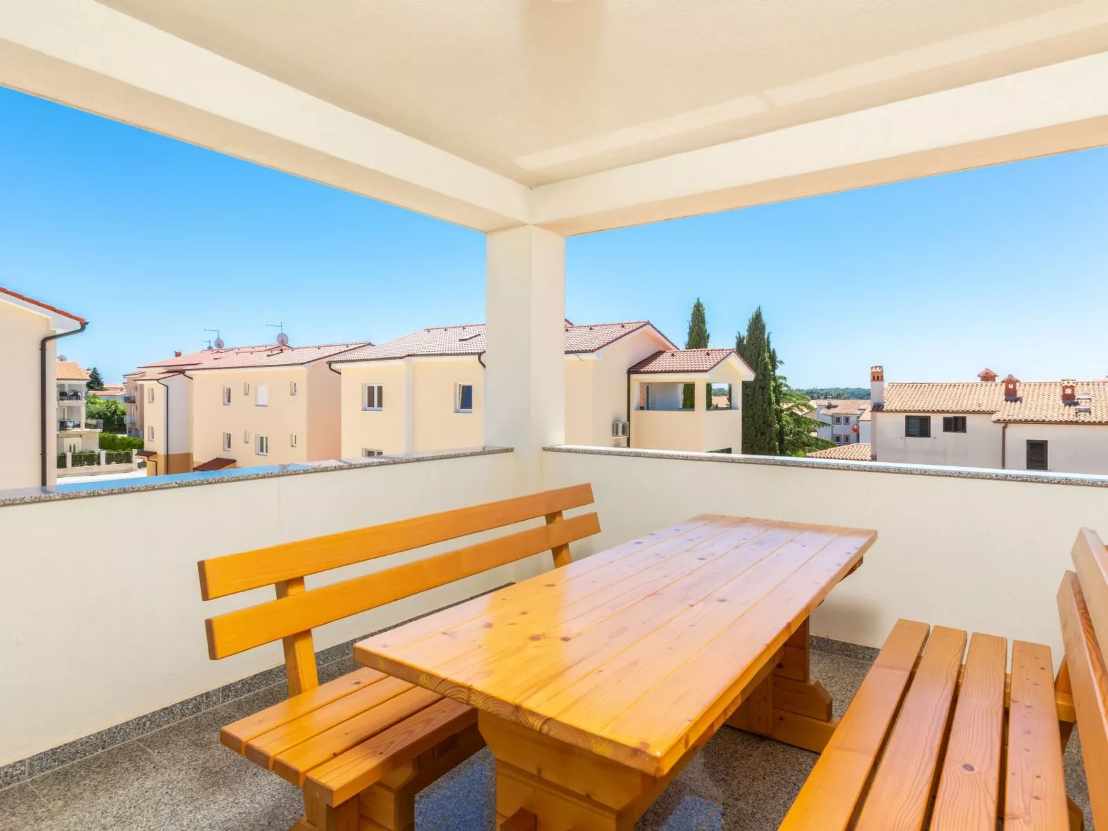 "Dragan 2" mit Balkon-Buiten